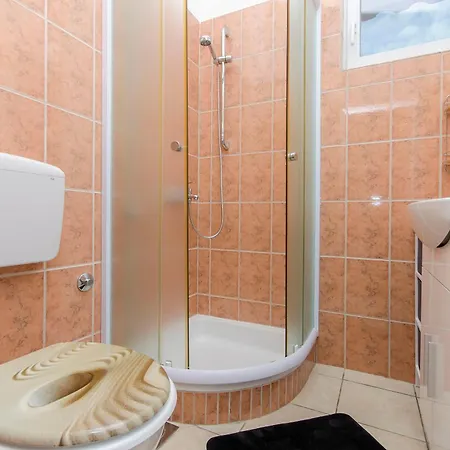 Vlatka With Jacuzzi Apartment *