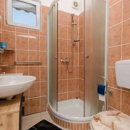 Apartment Vlatka With Jacuzzi *