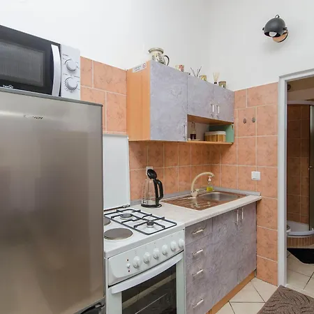 Apartment Vlatka With Jacuzzi