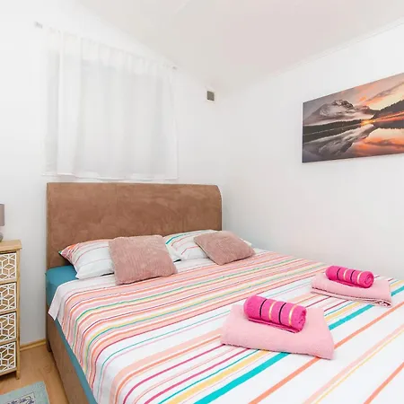 Apartament Vlatka With Jacuzzi *
