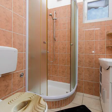 Vlatka With Jacuzzi Apartament